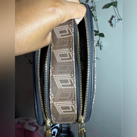 Karl Lagerfeld crossbody purse - Picture 4 of 5